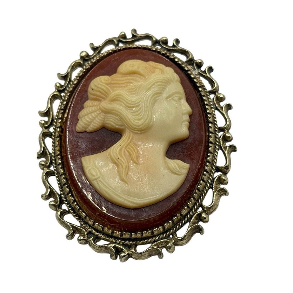 Vintage Cameo Brooch Pin Signed JJ‎ Jonette Gold Tone Resin Open Work Filigree